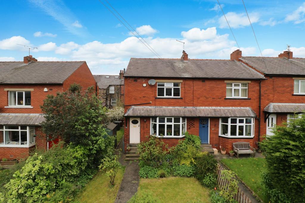Sunnybank Road, Horsforth, Leeds, West Yorkshire, LS18 2 bed end of terrace house for sale £