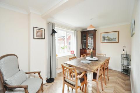 47 Goodwin Close, Chelmsford, CM2 9GX
