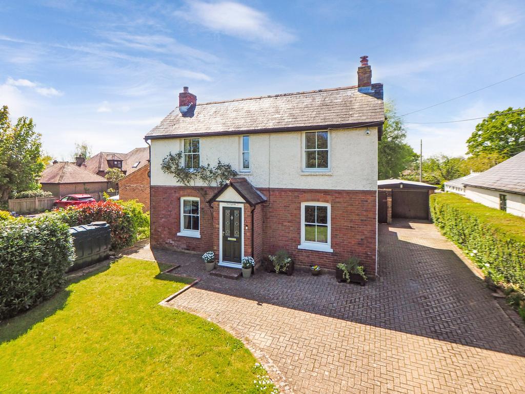 Winsor Lane, Winsor 4 bed detached house for sale £650,000