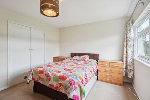 24 Forge Drive, Farnham Common, Slough, SL2 3NG