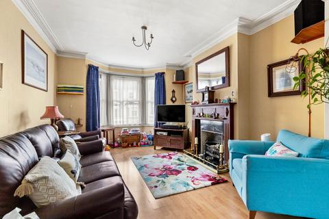 42 Heathfield Avenue, Dover, CT16 2NX
