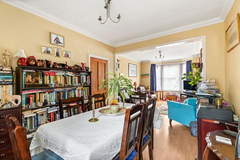 42 Heathfield Avenue, Dover, CT16 2NX