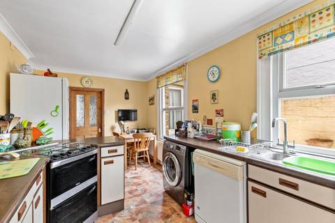42 Heathfield Avenue, Dover, CT16 2NX