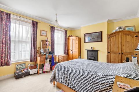 42 Heathfield Avenue, Dover, CT16 2NX