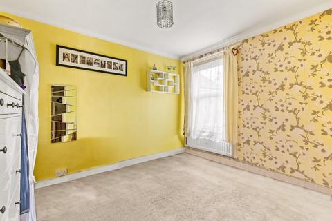 42 Heathfield Avenue, Dover, CT16 2NX