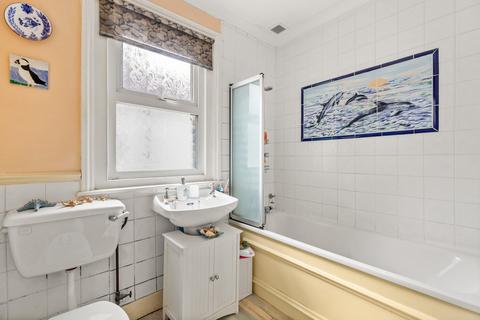 42 Heathfield Avenue, Dover, CT16 2NX