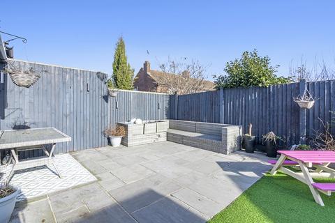 107 Pancroft, Abridge, Romford, RM4 1DA
