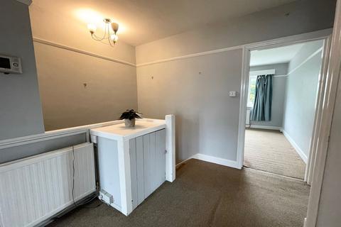 2 bedroom flat to rent, Worthing BN11