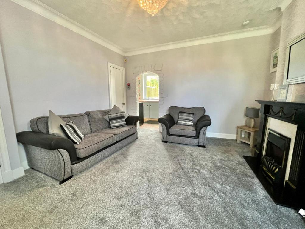 Milton Road East, Edinburgh EH15 2 bed semidetached house for sale £295,000