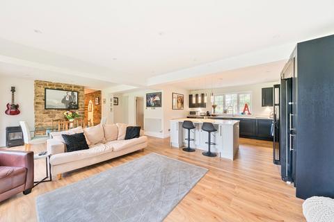 4 bedroom detached house for sale, Scotts Grove Road, Chobham, GU24