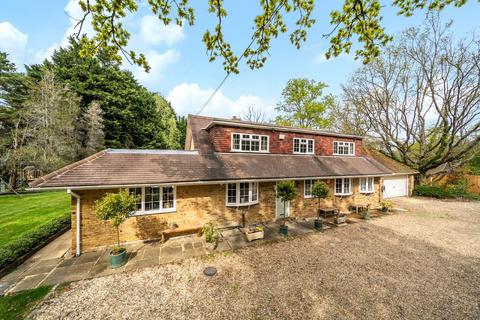 4 bedroom detached house for sale, Scotts Grove Road, Chobham, GU24