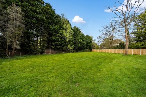 4 bedroom detached house for sale, Scotts Grove Road, Chobham, GU24