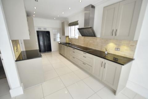 4 bedroom detached house to rent, Chalkwell Esplanade, Westcliff-On-Sea, SS0