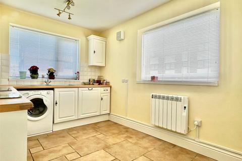 3 bedroom apartment for sale, Cornwallis Road, Milford on Sea, Lymington, Hampshire, SO41