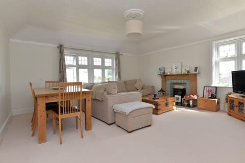 3 bedroom apartment for sale, Southern Lane, Barton On Sea, New Milton, Hampshire, BH25