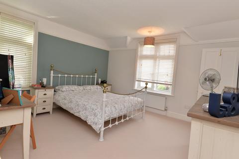 3 bedroom apartment for sale, Southern Lane, Barton On Sea, New Milton, Hampshire, BH25