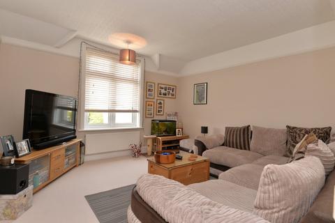 3 bedroom apartment for sale, Southern Lane, Barton On Sea, New Milton, Hampshire, BH25