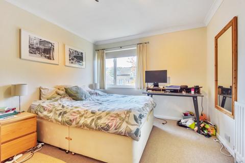 3 bedroom house to rent, Summerley Street Earlsfield SW18