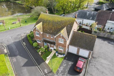 3 bedroom semi-detached house for sale, Ubsdell Close, New Milton, Hampshire, BH25