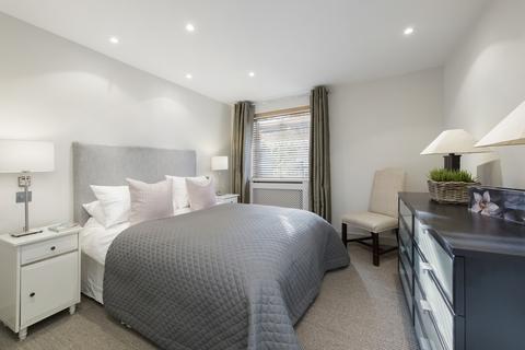 2 bedroom flat to rent, Elm Park Gardens, London