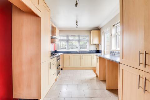 4 bedroom chalet for sale, Adelaide Gardens, South Benfleet