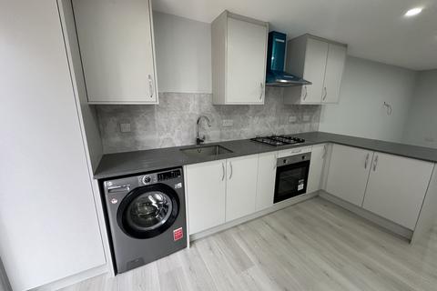 3 bedroom flat to rent, Star Road, Uxbridge, Greater London, UB10