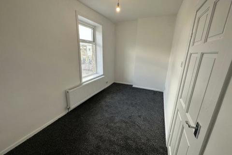 3 bedroom end of terrace house to rent, Padiham, Burnley, BB12