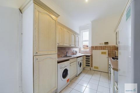 1 bedroom flat to rent, Radcliffe Road, First Floor Flat