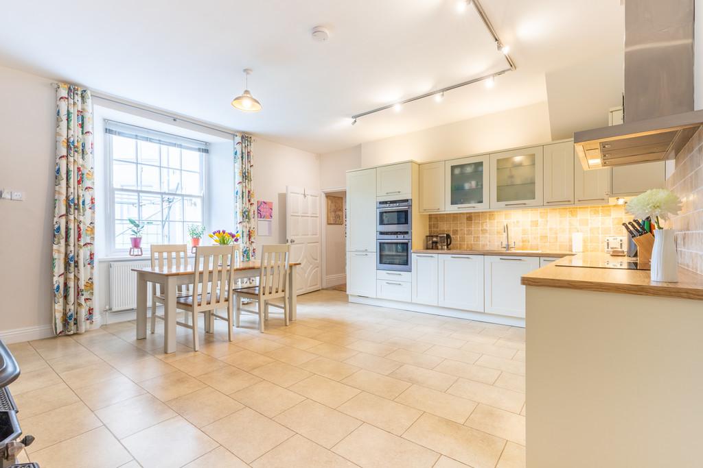 Kitchen diner