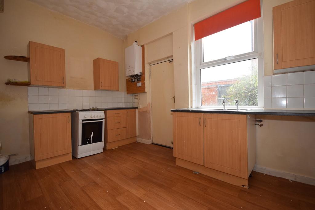 Pilsworth Road, Heywood OL10 2 bed terraced house for sale £105,000
