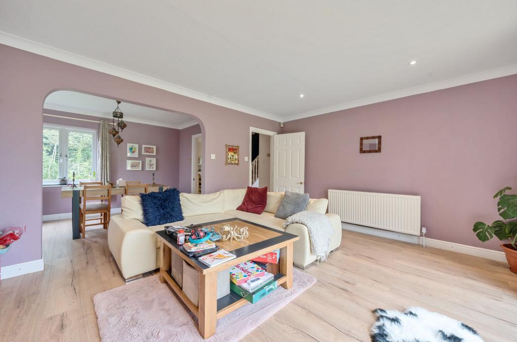 Chanton Drive, Epsom, KT17