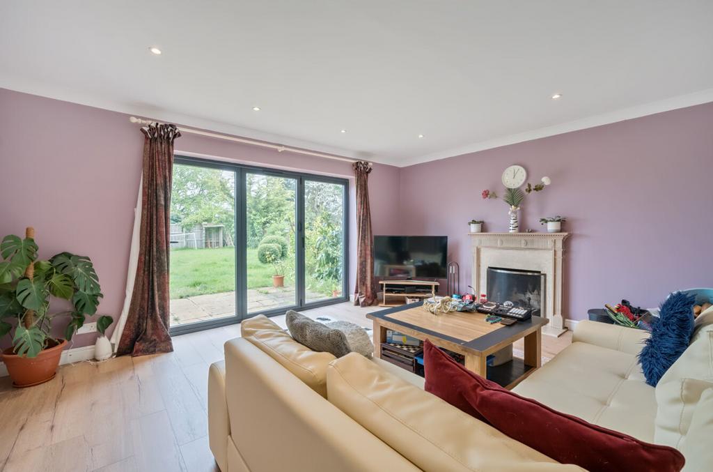 Chanton Drive, Epsom, KT17