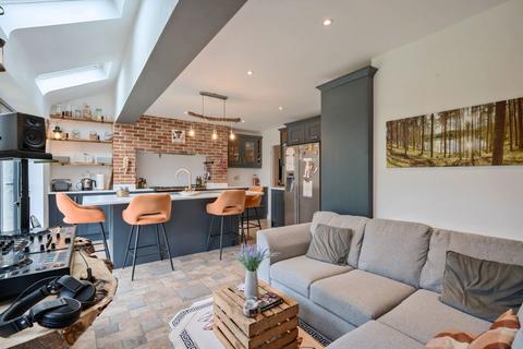 Serendip Chanton Drive, Epsom, KT17 3DN