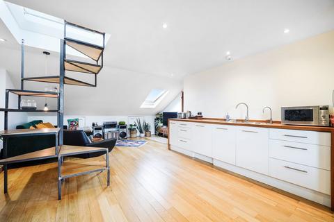2 bedroom apartment for sale, Lanhill Road, London