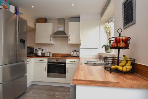 94 Buzzard Way, Cranbrook, Exeter, EX5 7GX