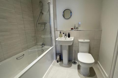 1 bedroom flat to rent, Lakeside Drive, London NW10