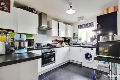 4 bedroom townhouse for sale, Clapham Close, Swindon