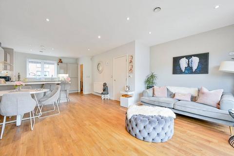 54 Reynard Way, Brentford, TW8 9GF