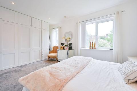 54 Reynard Way, Brentford, TW8 9GF