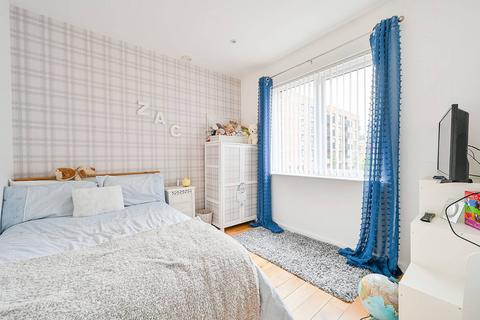 54 Reynard Way, Brentford, TW8 9GF