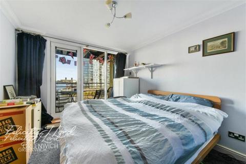 2 bedroom flat to rent, 52 Greenfell Mansions, SE8
