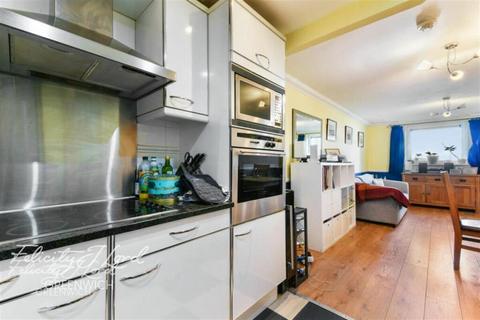 2 bedroom flat to rent, Greenfell Mansions, SE8