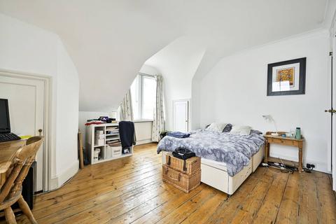 3 bedroom flat for sale, New Kings Road, Parsons Green, London, SW6