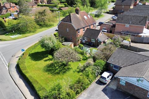 Leahurst Coxcombe Lane, Chiddingfold, Godalming, GU8 4QF
