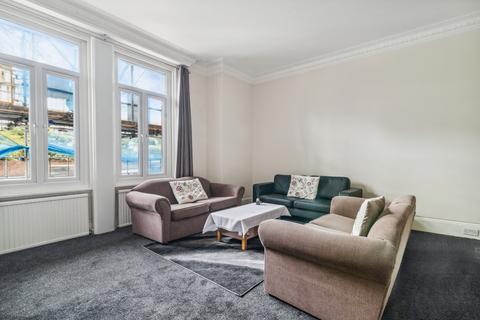 4 bedroom flat to rent, Cunningham Court, Maida Vale, London