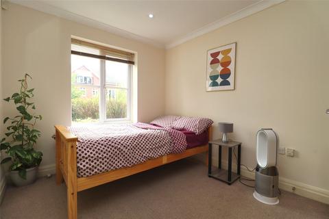 2 bedroom flat for sale, Goldsworth Road, Surrey GU21