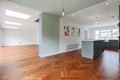 57 Alfred Road, Hawley, Dartford, DA2 7SG