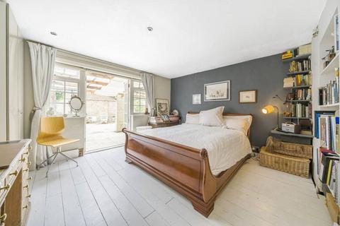2 bedroom maisonette to rent, Coningham Road, Shepherd's Bush, London, W12