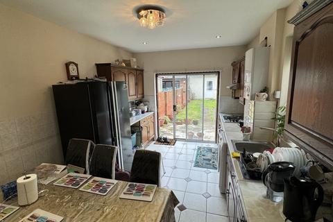3 bedroom terraced house for sale, Abbotts Road, Middlesex UB1