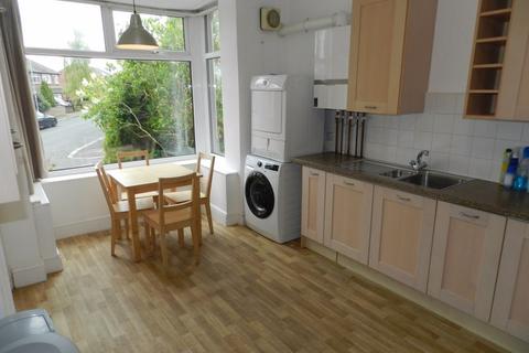 4 bedroom end of terrace house to rent, Hesketh Terrace, Leeds
